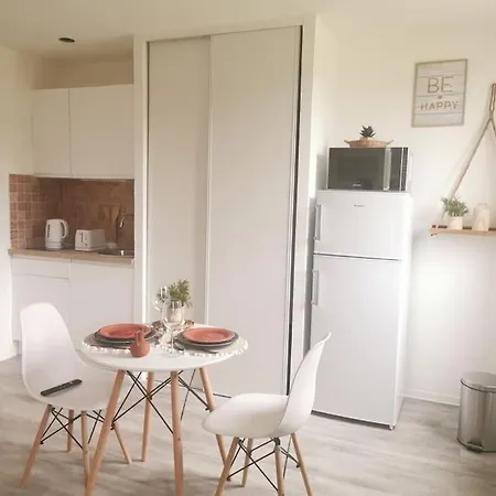Le Bohemien *studio 30m²*wifi*parking Prive*calme Апартаменты